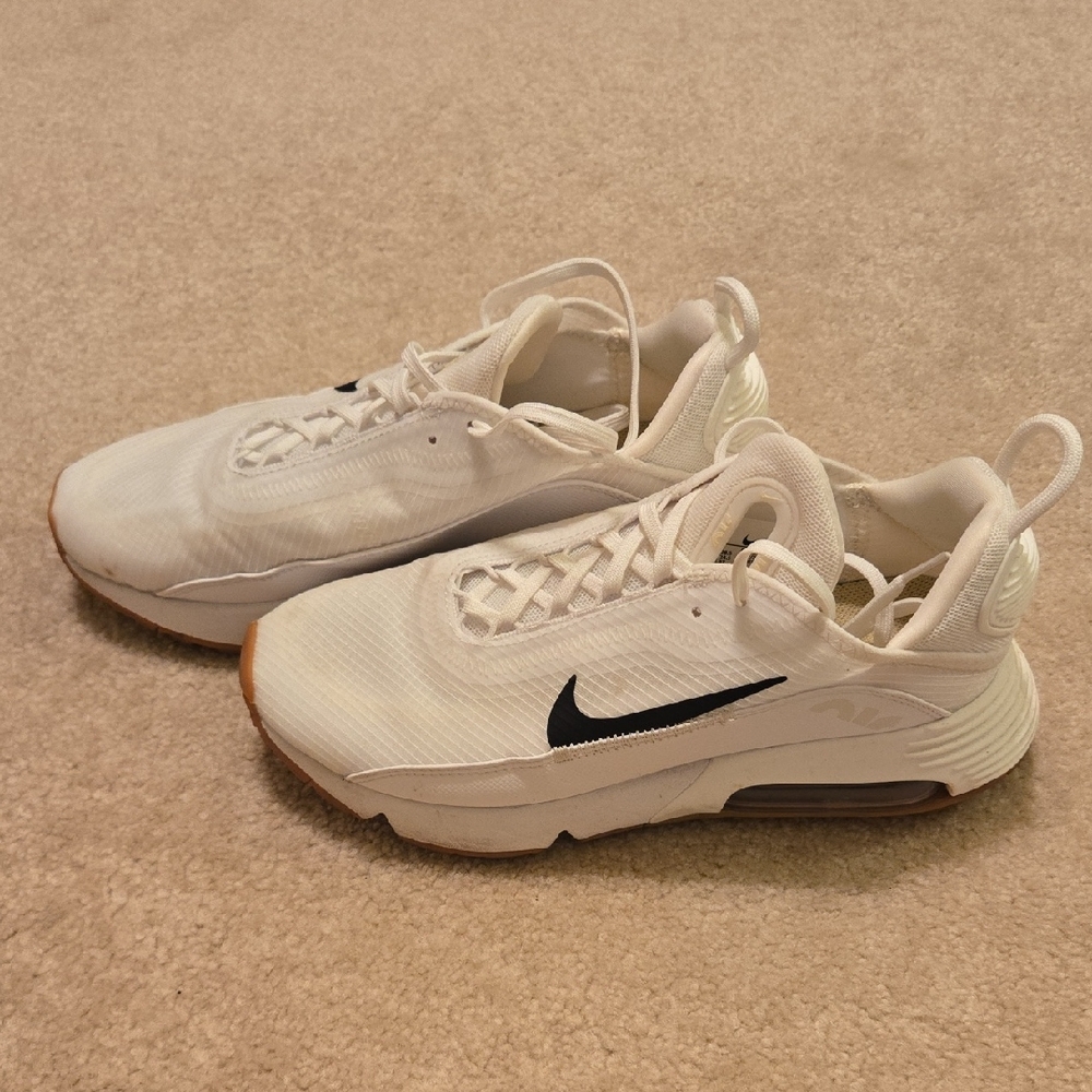 Nike Womens Max 2090 White and Black Sneakers